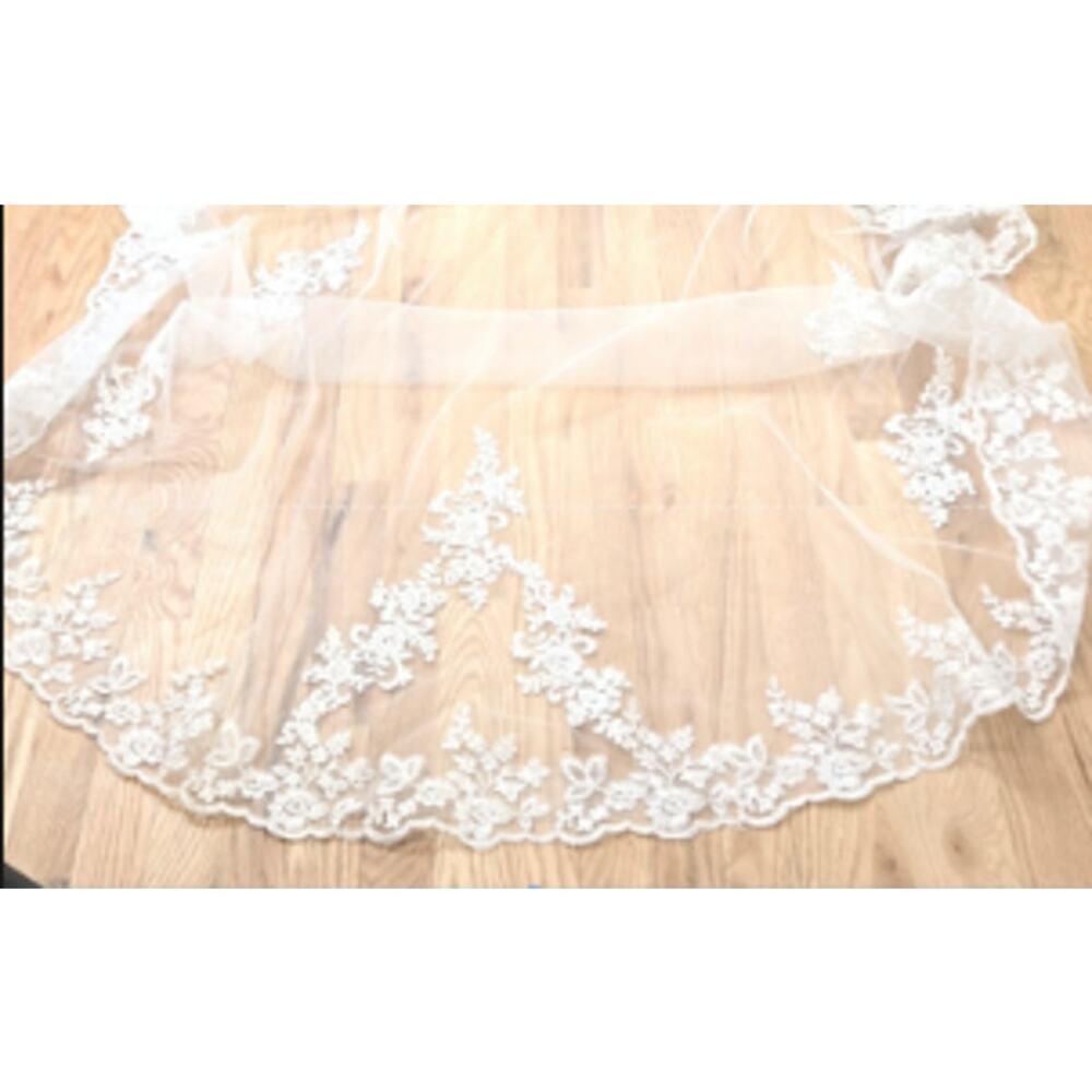 Cathedral Length Ivory Bridal Veil Lace Appliqué Scalloped Edge Wedding Veil
